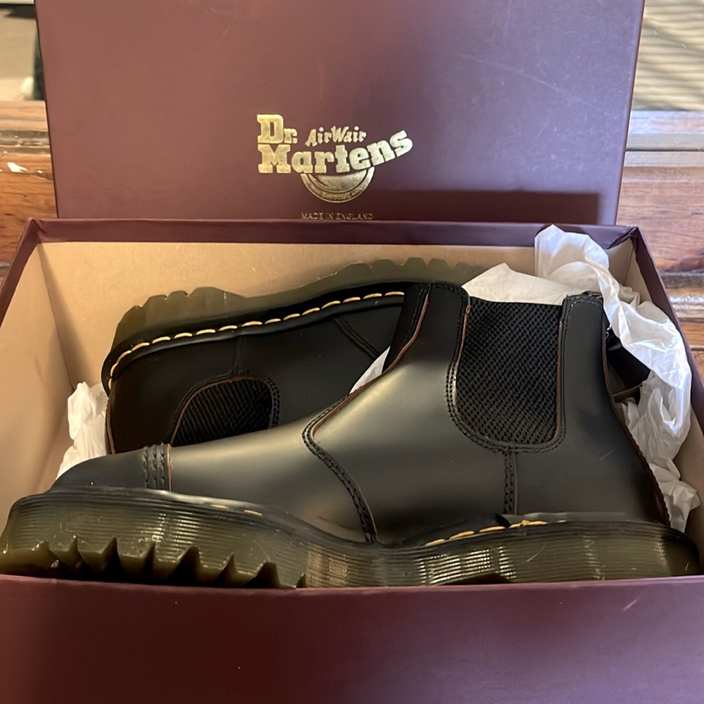 Dr. Martens MADE IN ENGLAND COLLECTION 2976 Chelsea Boots.